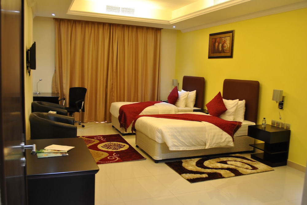 MIRAGE HOTEL AL AQAH 16/35