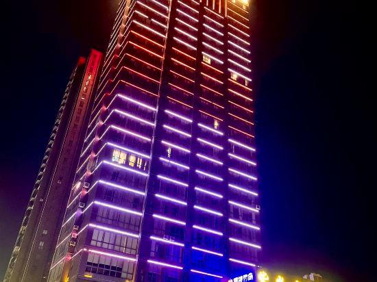 Purple Light Hotel 3/34