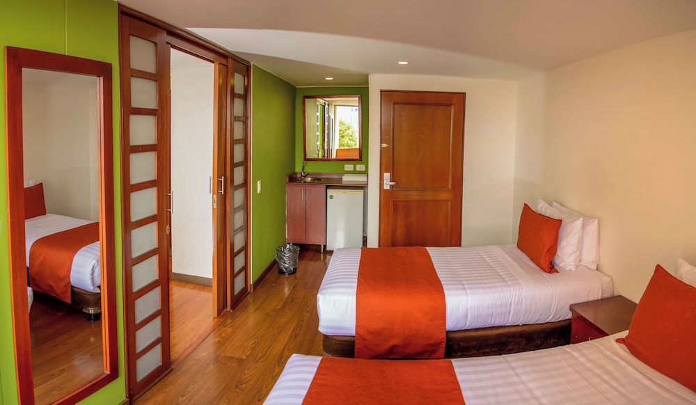غرفة تقليدية بسريرين كوين