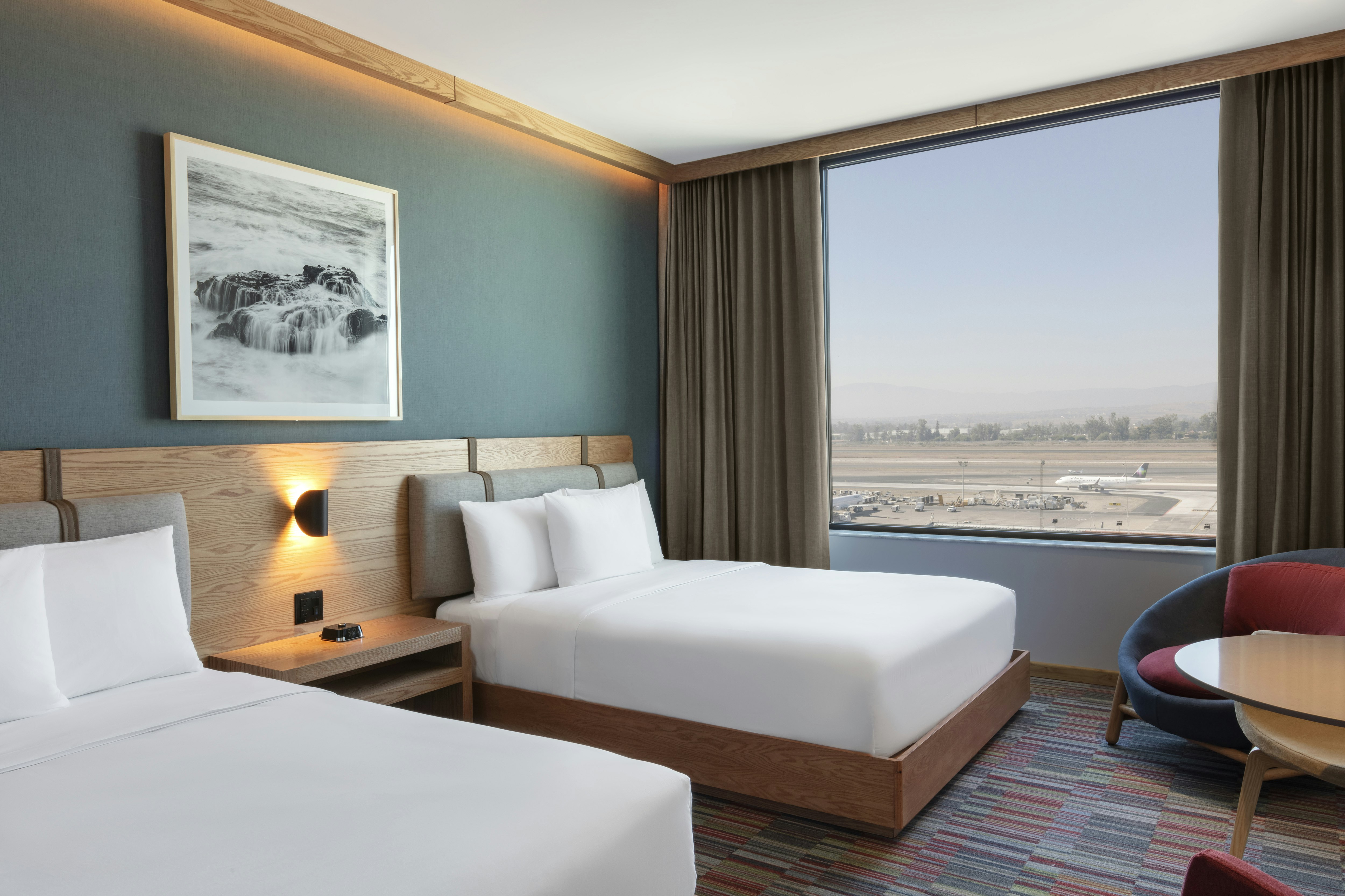 ROOM, 2 QUEEN BEDS, AIRPORT VIEW