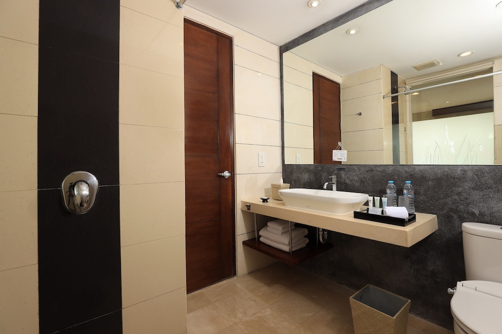 Amadea Resort & Villas 65/65
