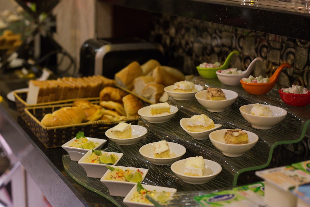 Ambassador Hanoi Hotel & Travel 22/40