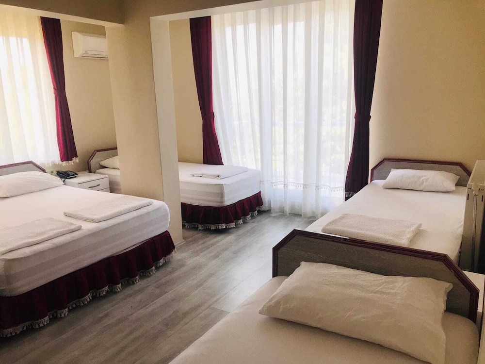 Hotel Boss 2 10/34