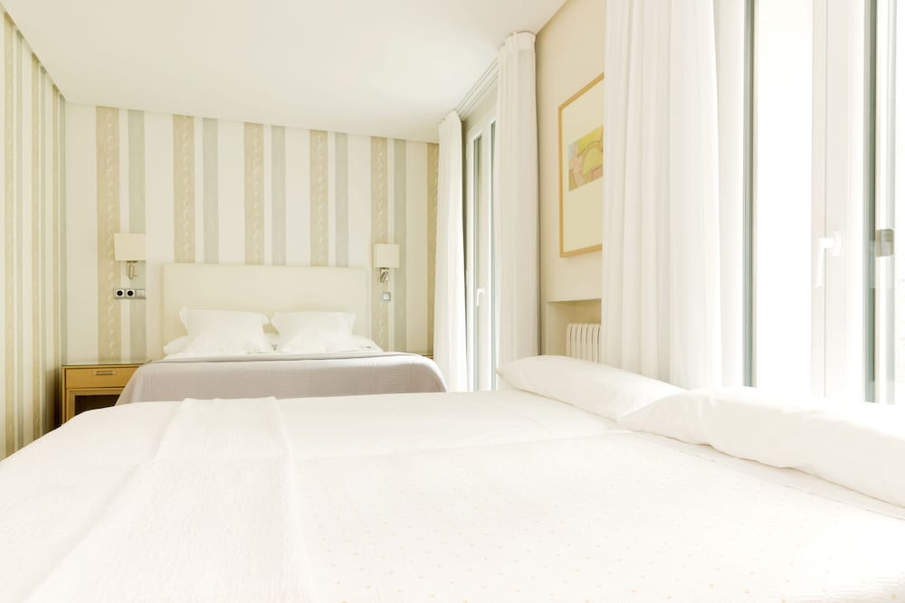 Hotel Sauce 3/24