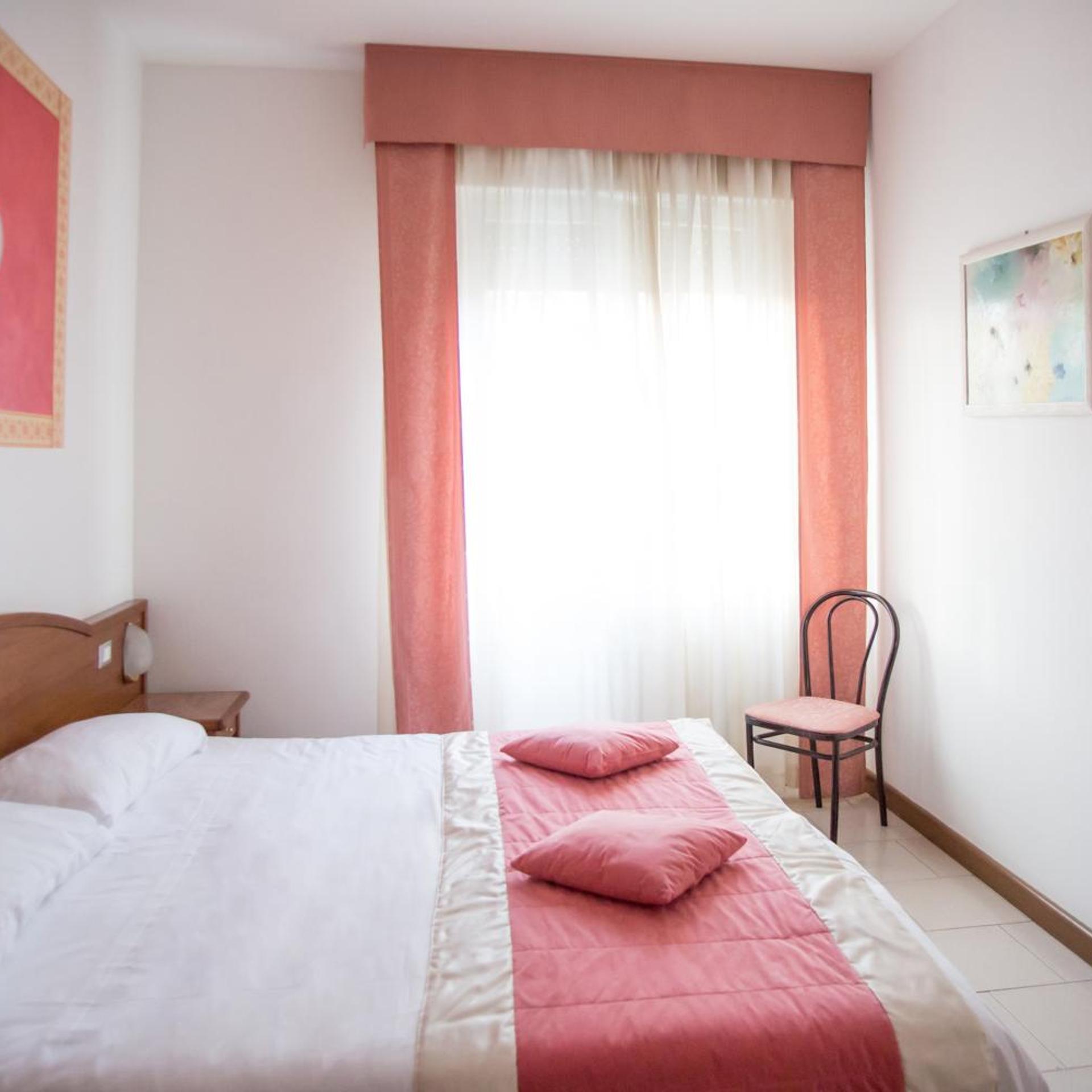 Room, Double Bed, Europa 8/10