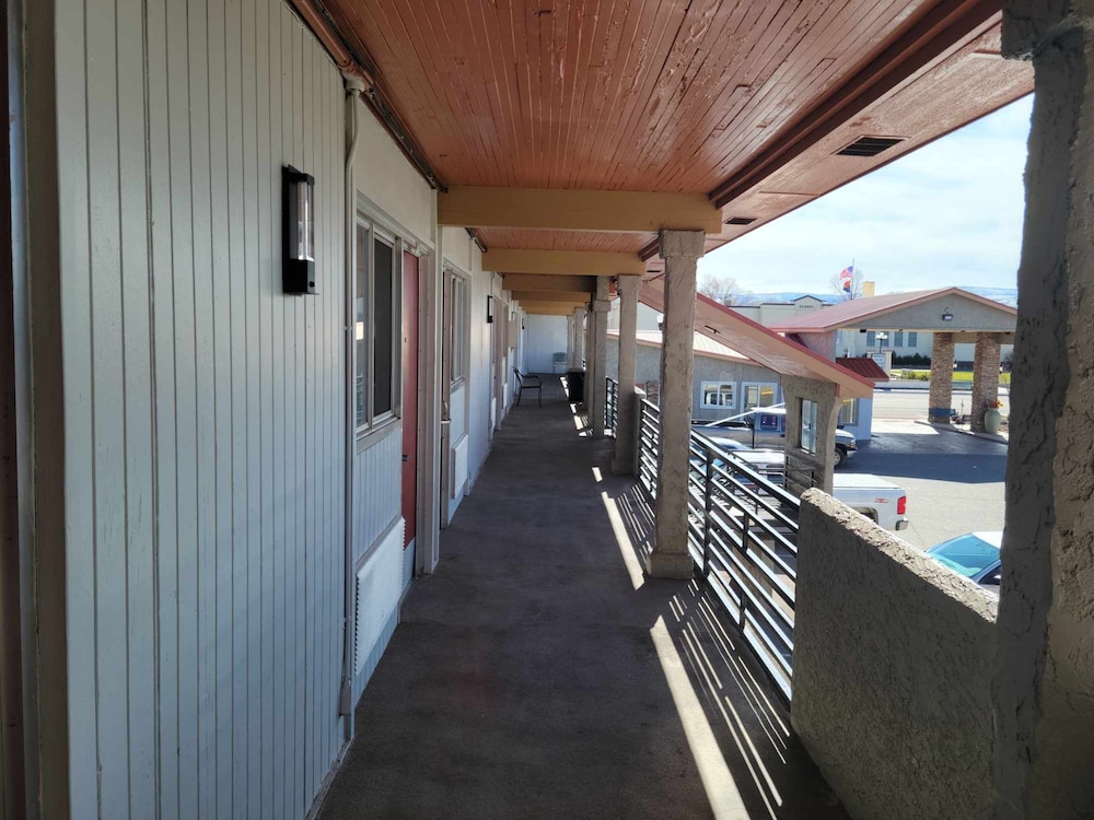 Econo Lodge Springerville 3/21