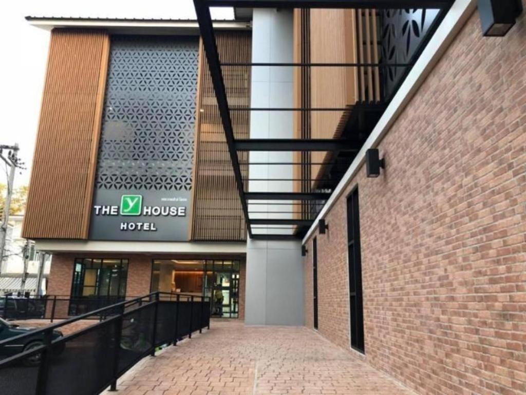 The Y House 9/43