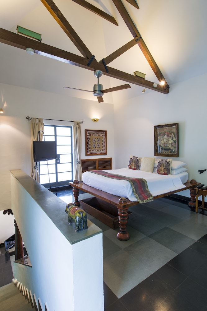 THE MALABAR HOUSE 30/44