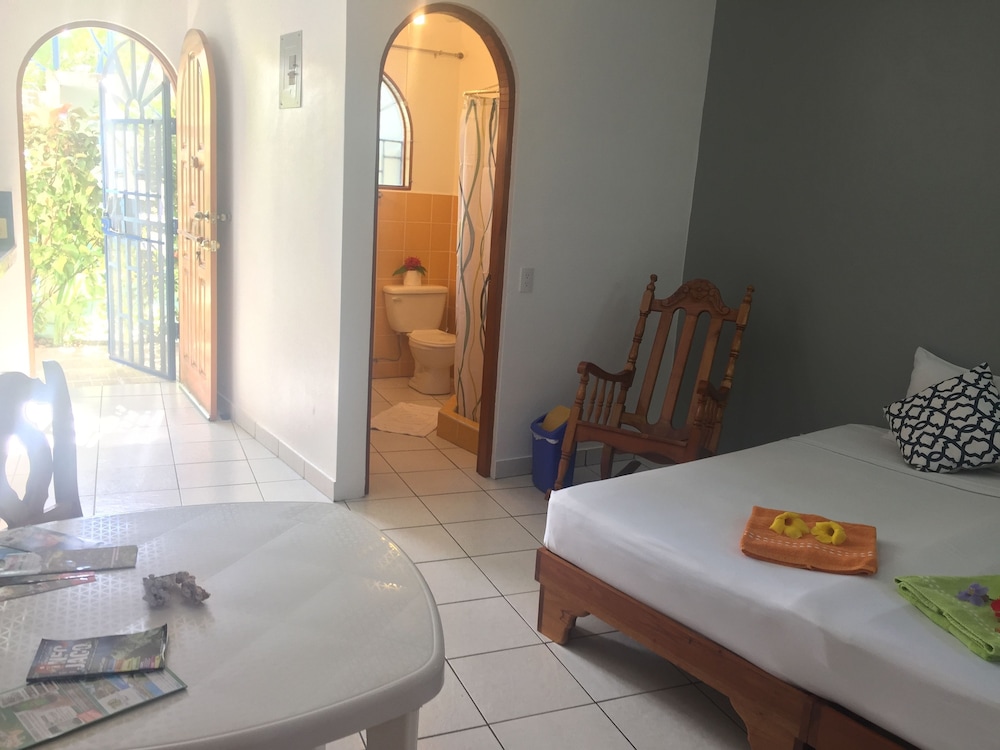 FAMILY, STUDIO, PRIVATE BATHROOM