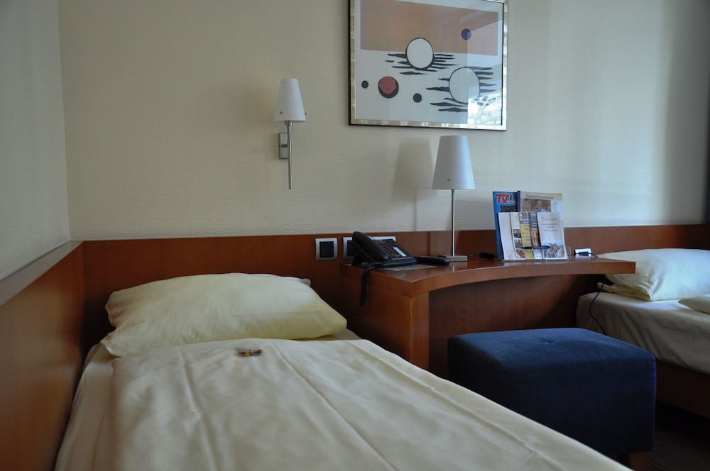 TRIP INN Landhotel Bad Soden-Salmuenster 9/50