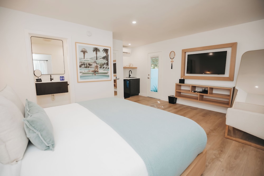 SUPERIOR, BUNGALOW, KING BED
