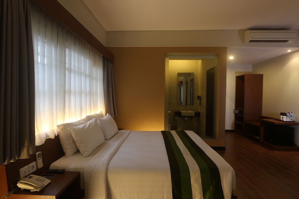 Grand Whiz Hotel Nusa Dua 15/75