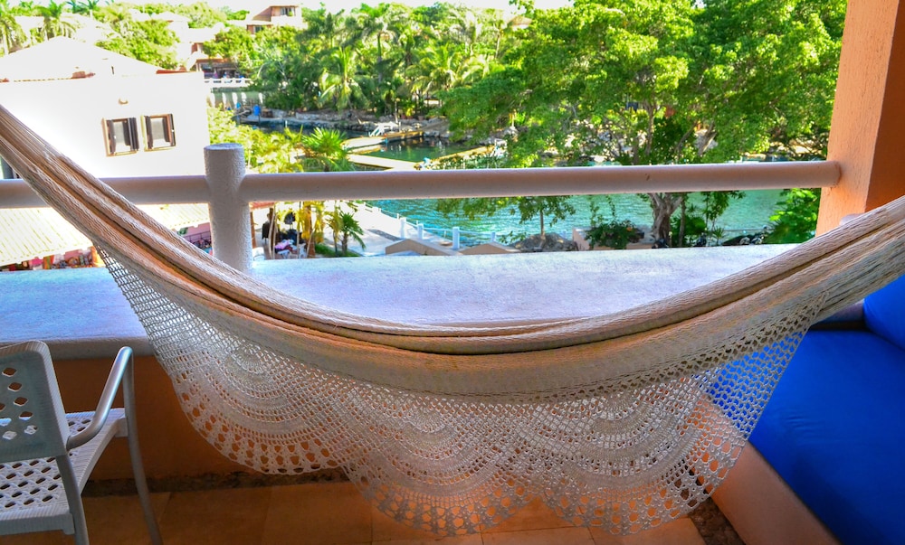 OMNI PUERTO AVENTURAS BEACH RESORT 42/53