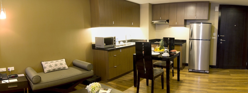 F1 Hotel Manila BGC 37/65