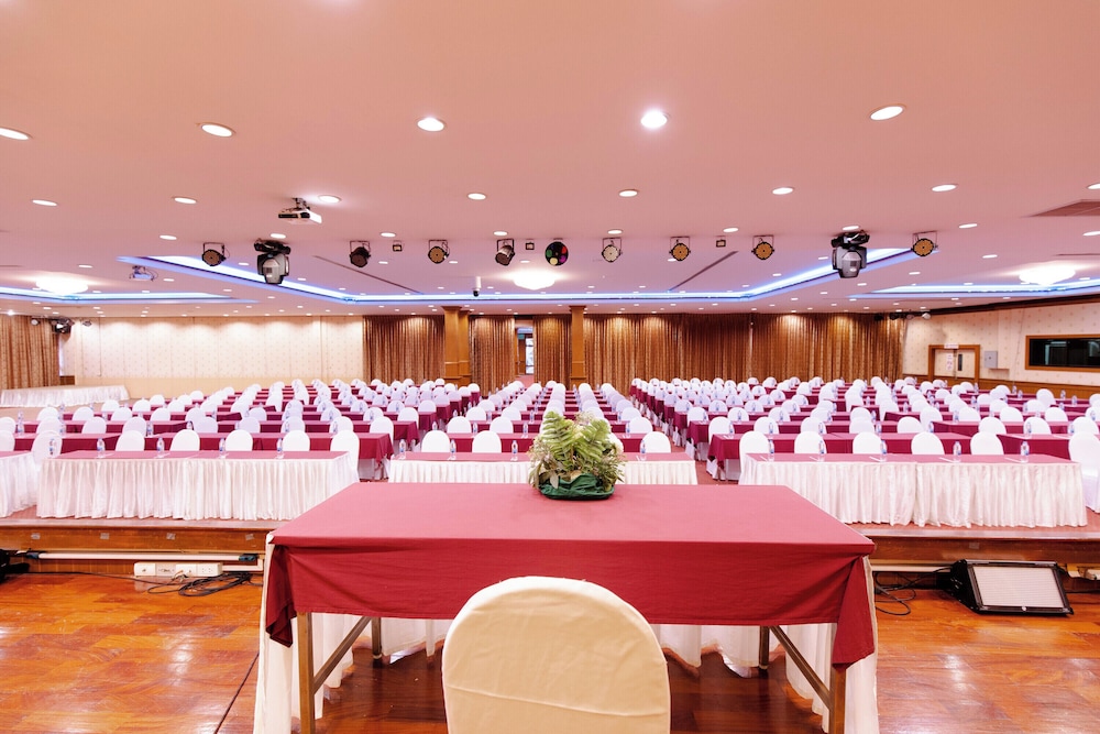 Chumphon Gardens Hotel 53/64