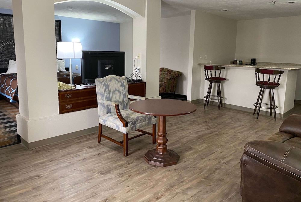 Super 8 by Wyndham Covington GA 20/32