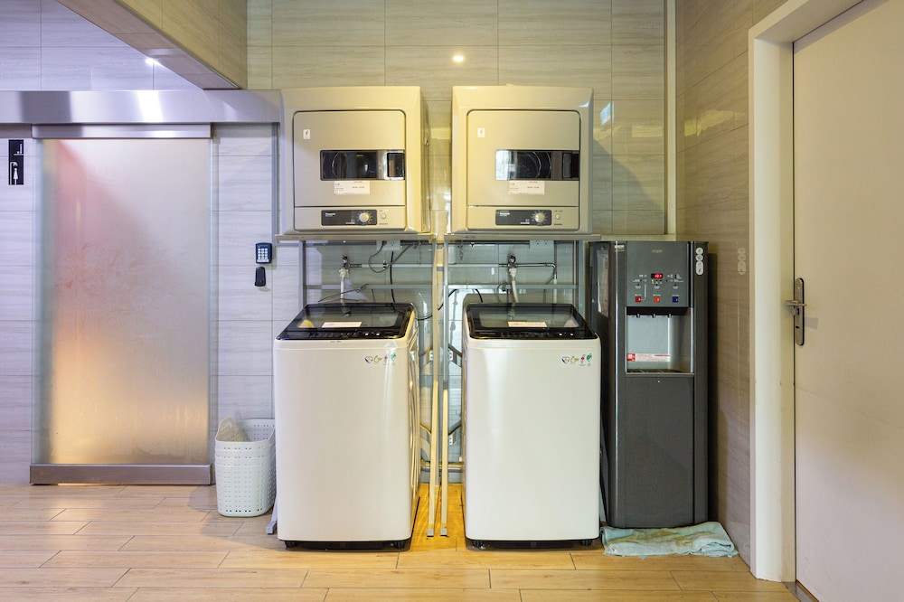 F Hotel Luzhou Taipei 33/47
