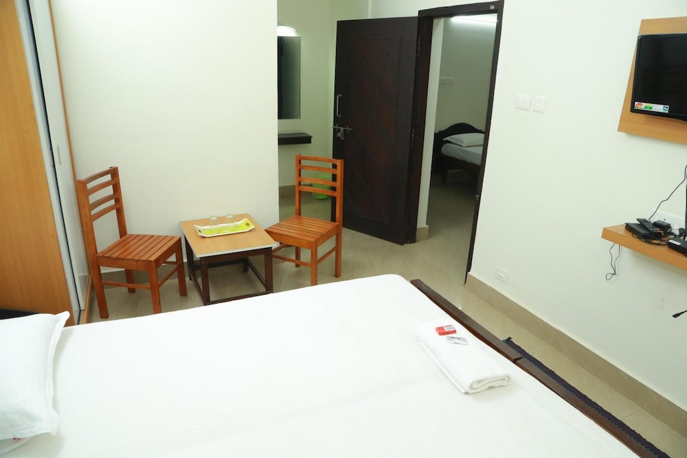 Hotel Brahmaputhra 18/33