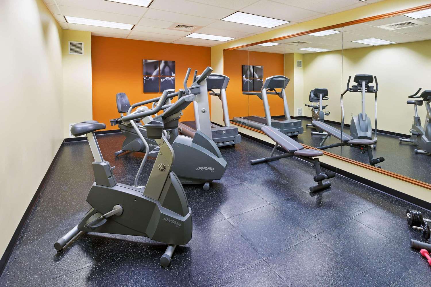 Country Inn Suites By Radisson Lewisburg Pa 17/26