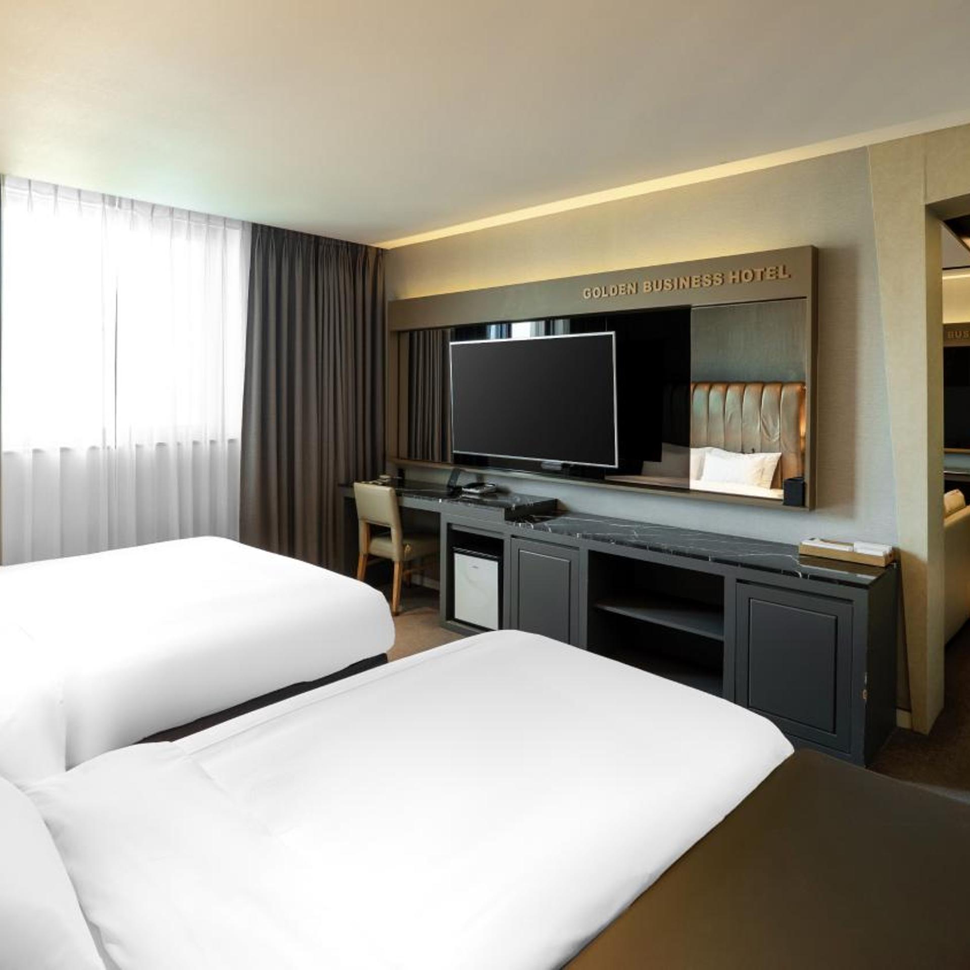 Suite, River View