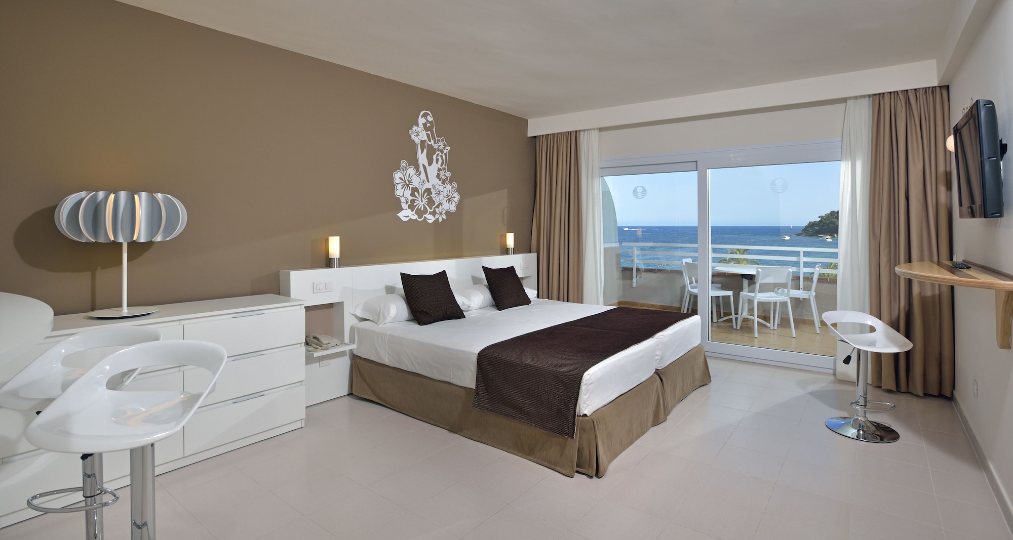 Loft, Junior Suite, Queen Bed, Sea Front, Sofa