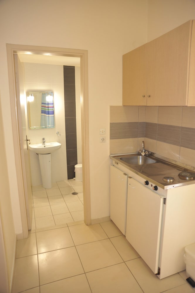 Anseli Hotel Apartments and Studios 33/33