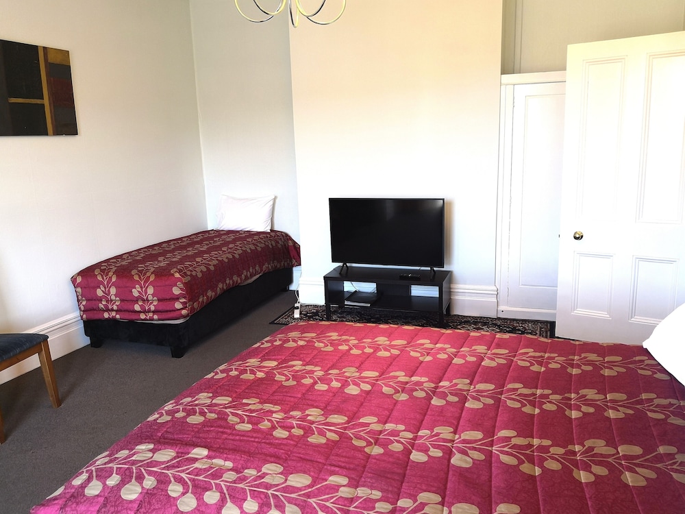 Owens Motel 12/63