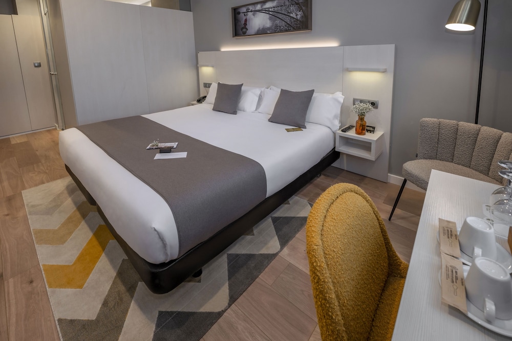 Serhs Carlit Boutique Hotel 34/66