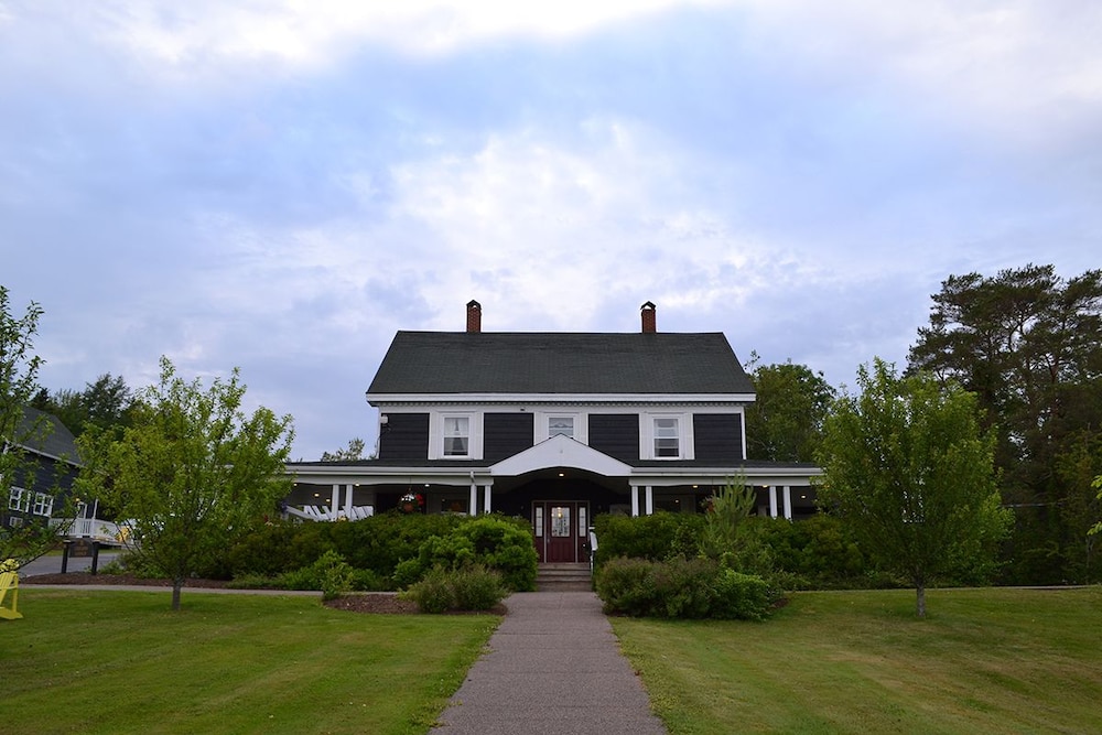 Ceilidh Country Lodge 44/48