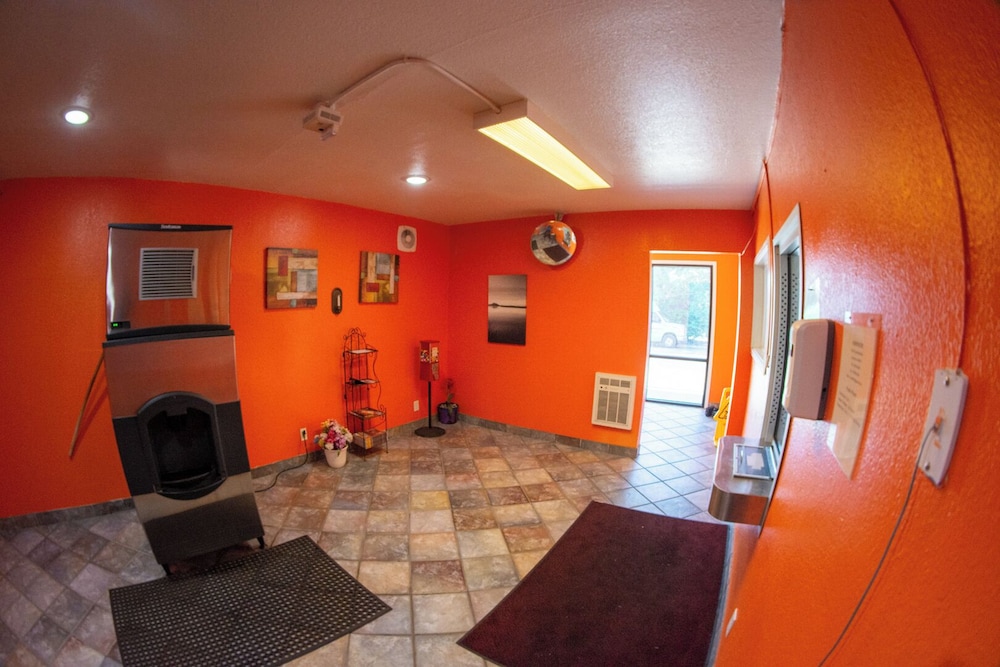 AMERICAS BEST VALUE INN 13/53