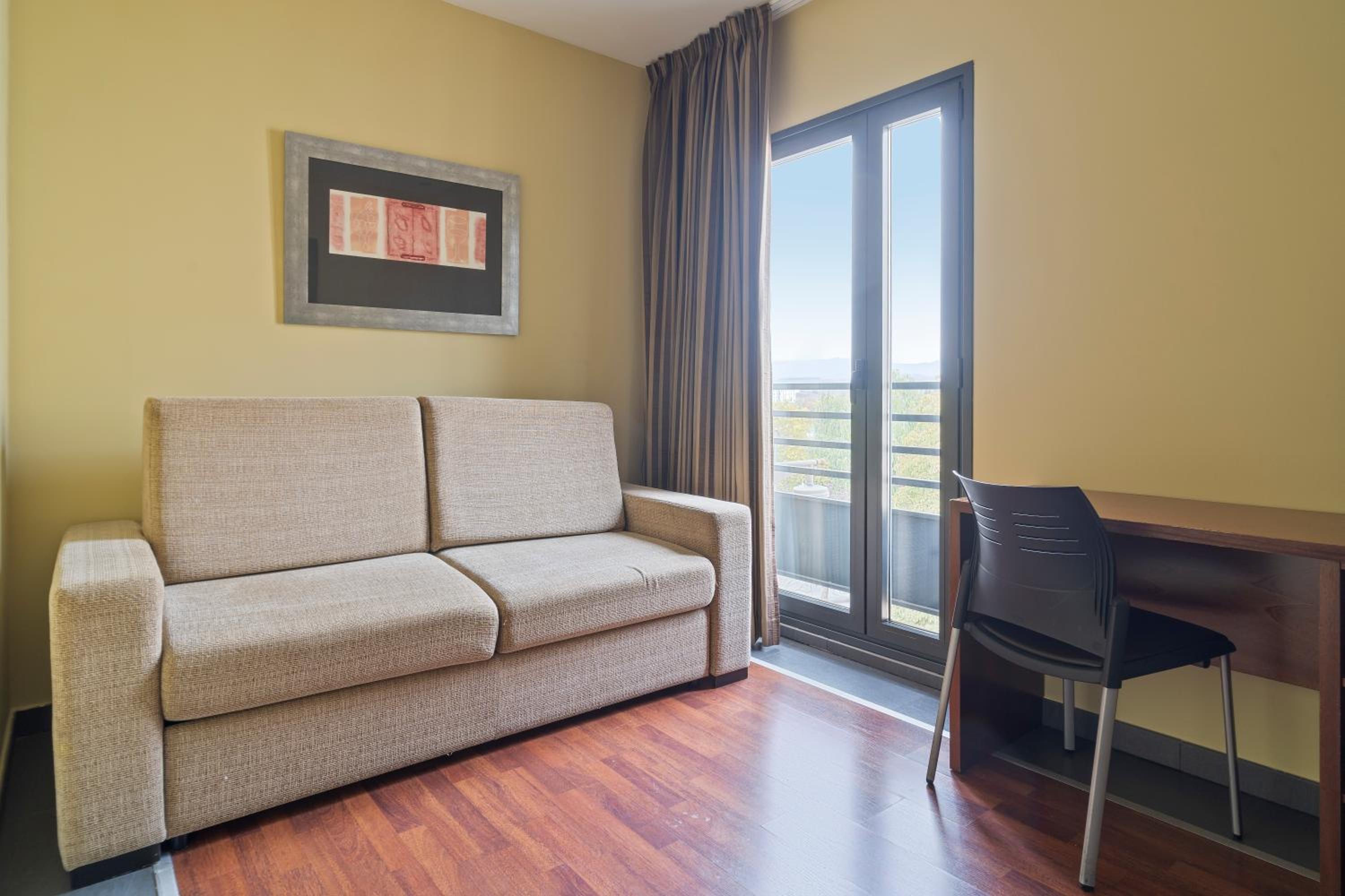 غرفة عائلية بسرير مزدوج مع أريكة، Hotel F G Logrono 2/5