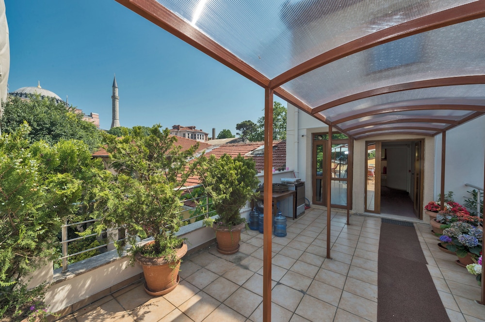 Zeynep Sultan Hotel 32/54