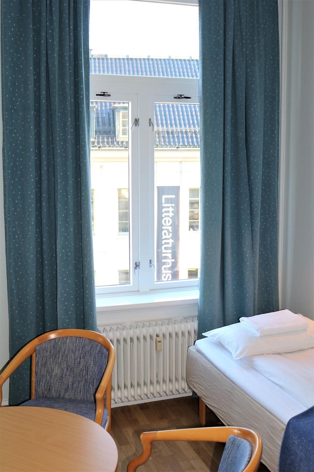Economy, Single, Shared Bathroom