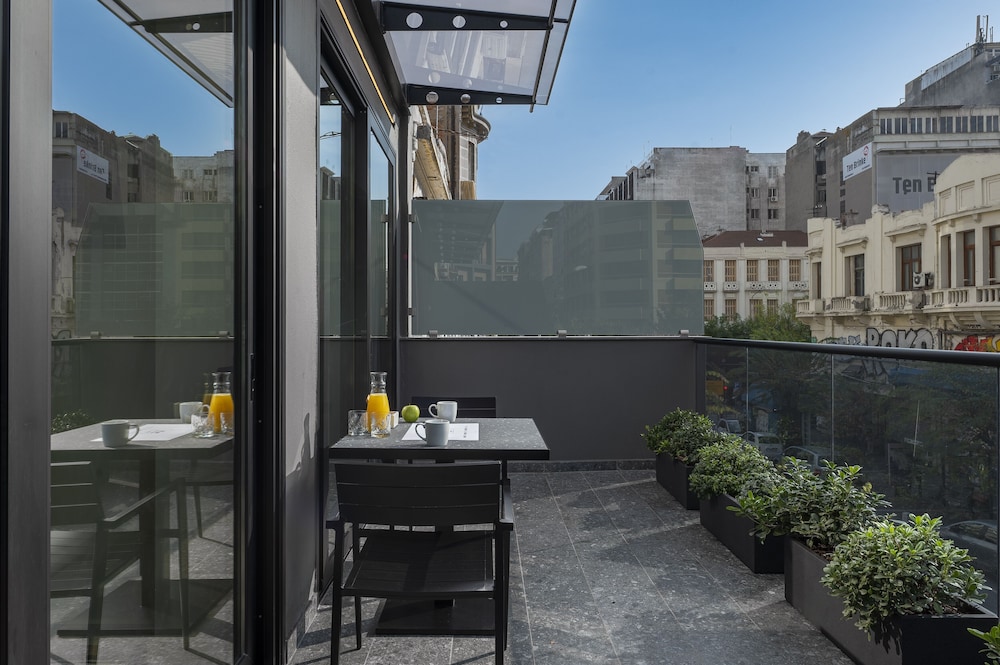 No 15 Ermou Hotel 44/50