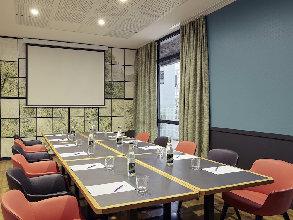 Mercure Paris Saint-Ouen 42/49
