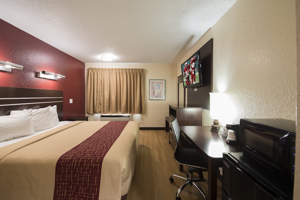 Red Roof Inn Houston - Brookhollow 19/29