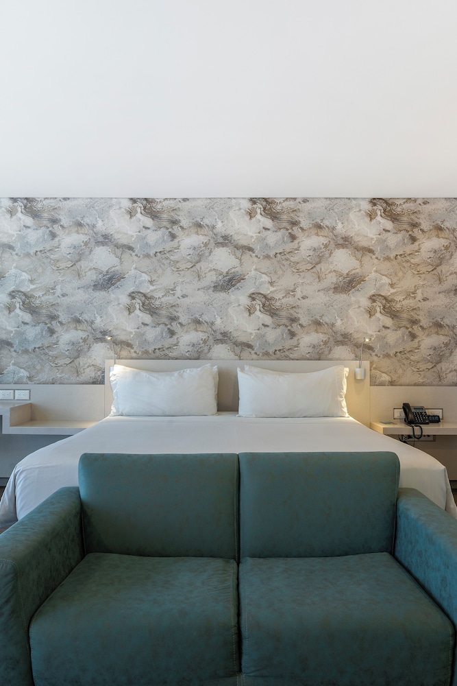 Hotel Black Tower Premium 45/70