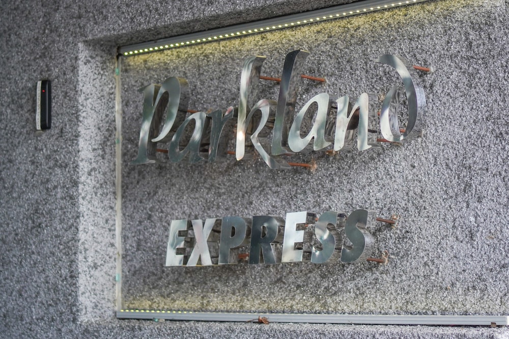 Parkland Express 26/30