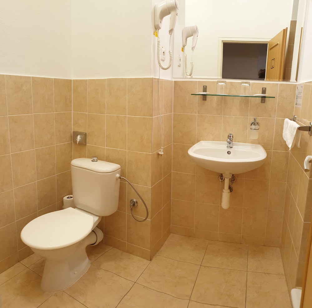 Hotel Modena 50/50