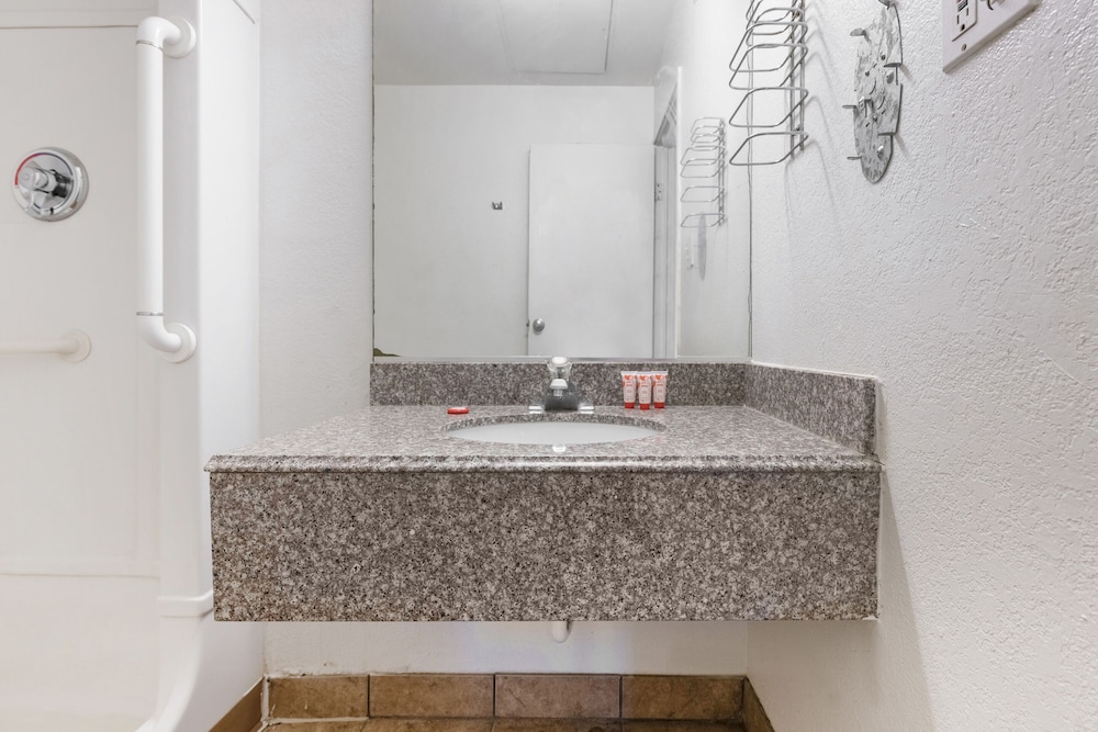 Southern Comfort Hotel 24/24