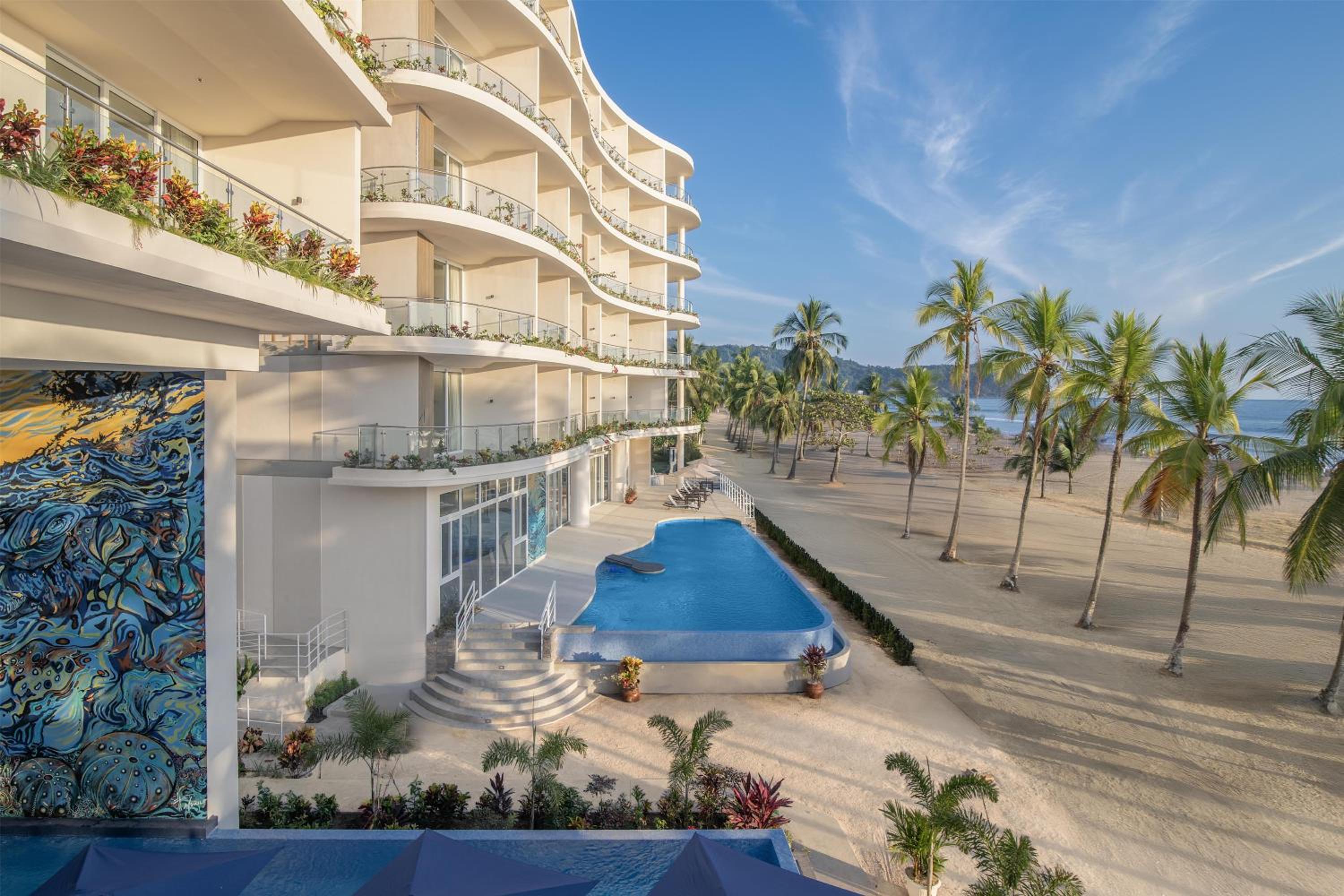 Claritas Beach Bar & Resort, WorldHotels Elite 64/70