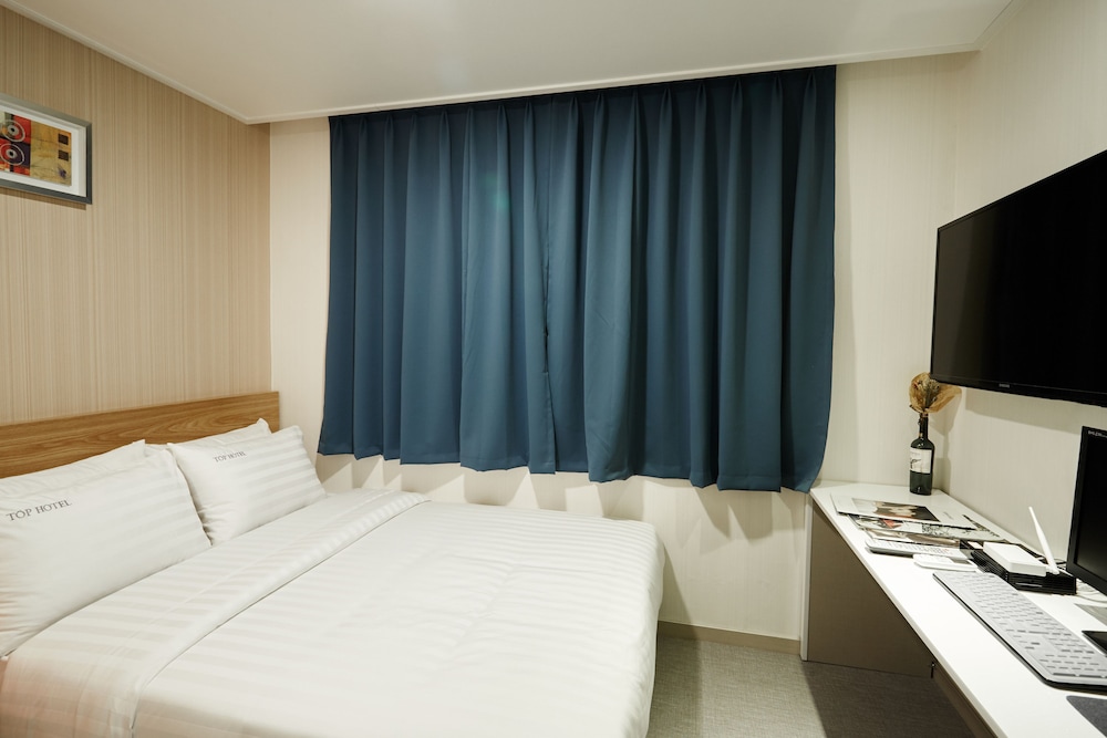 PRIVATE, DOUBLE BED