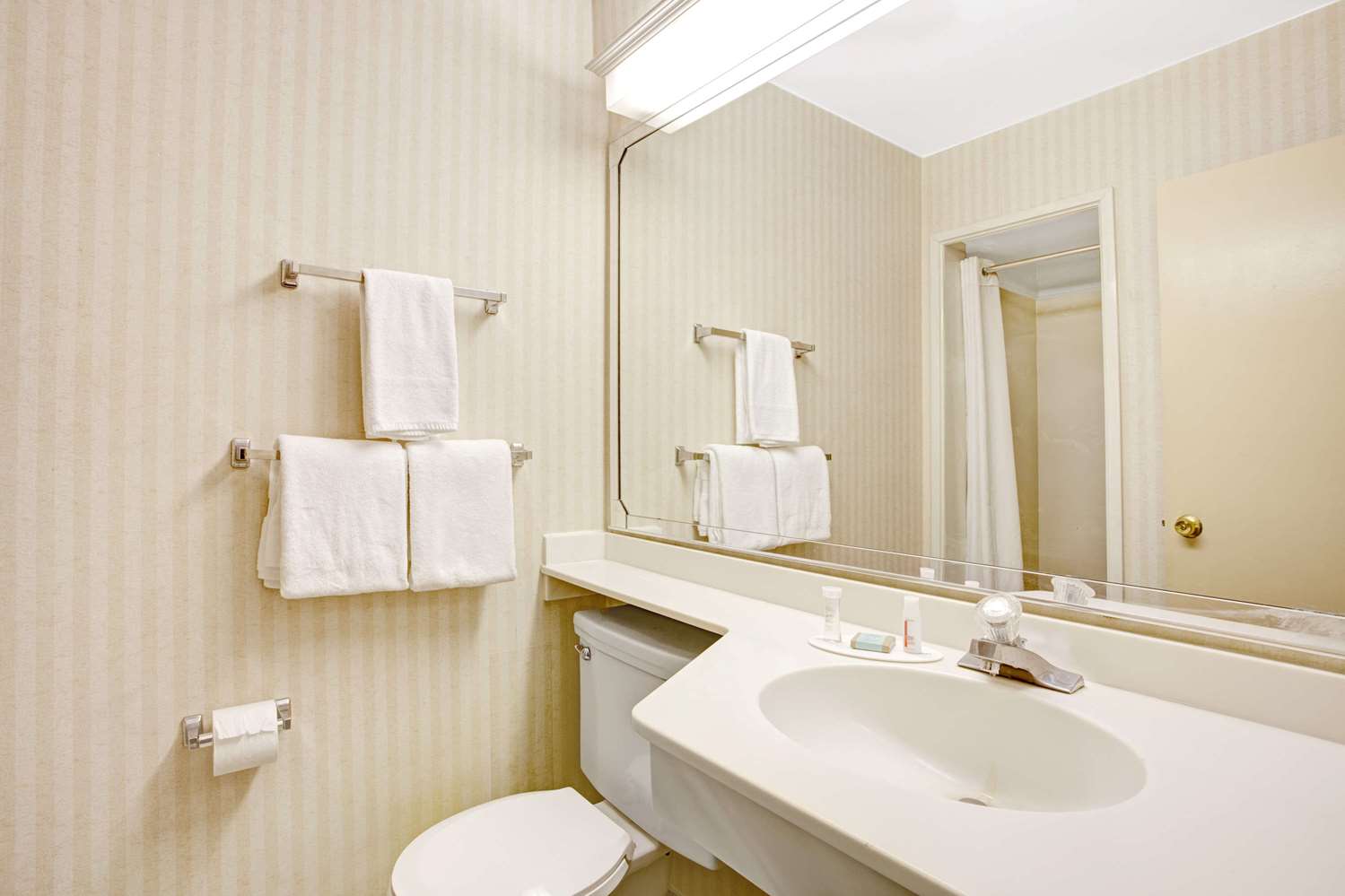 Travelodge By Wyndham Seattle By The Space Needle 25/27