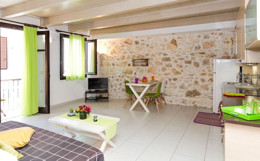 Ac Homes Christos 2/37