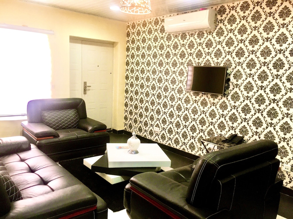 Providence Hotel And Suites 29/35
