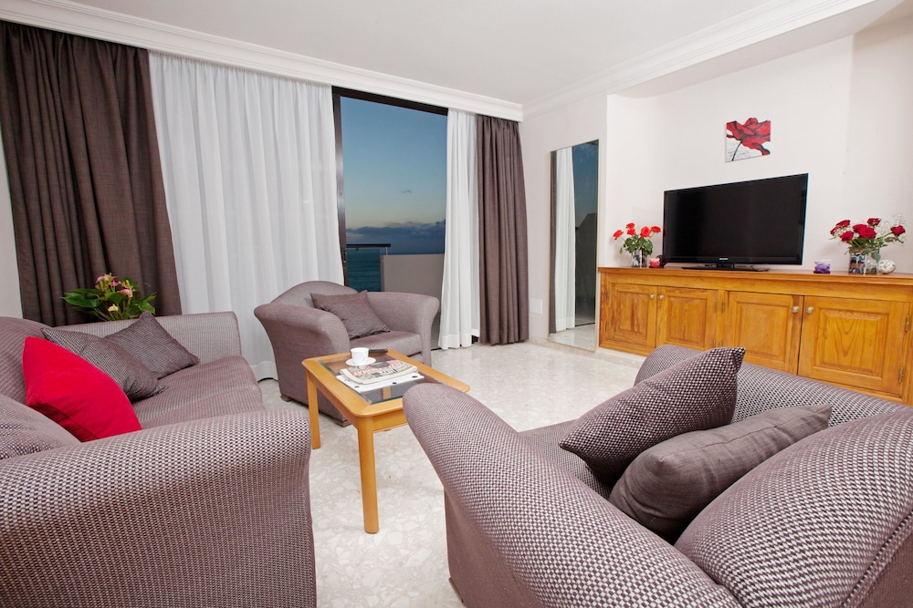 ROYAL SUN RESORT 35/74