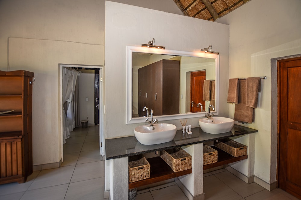 Leopard s Lair Bush Lodge 33/36