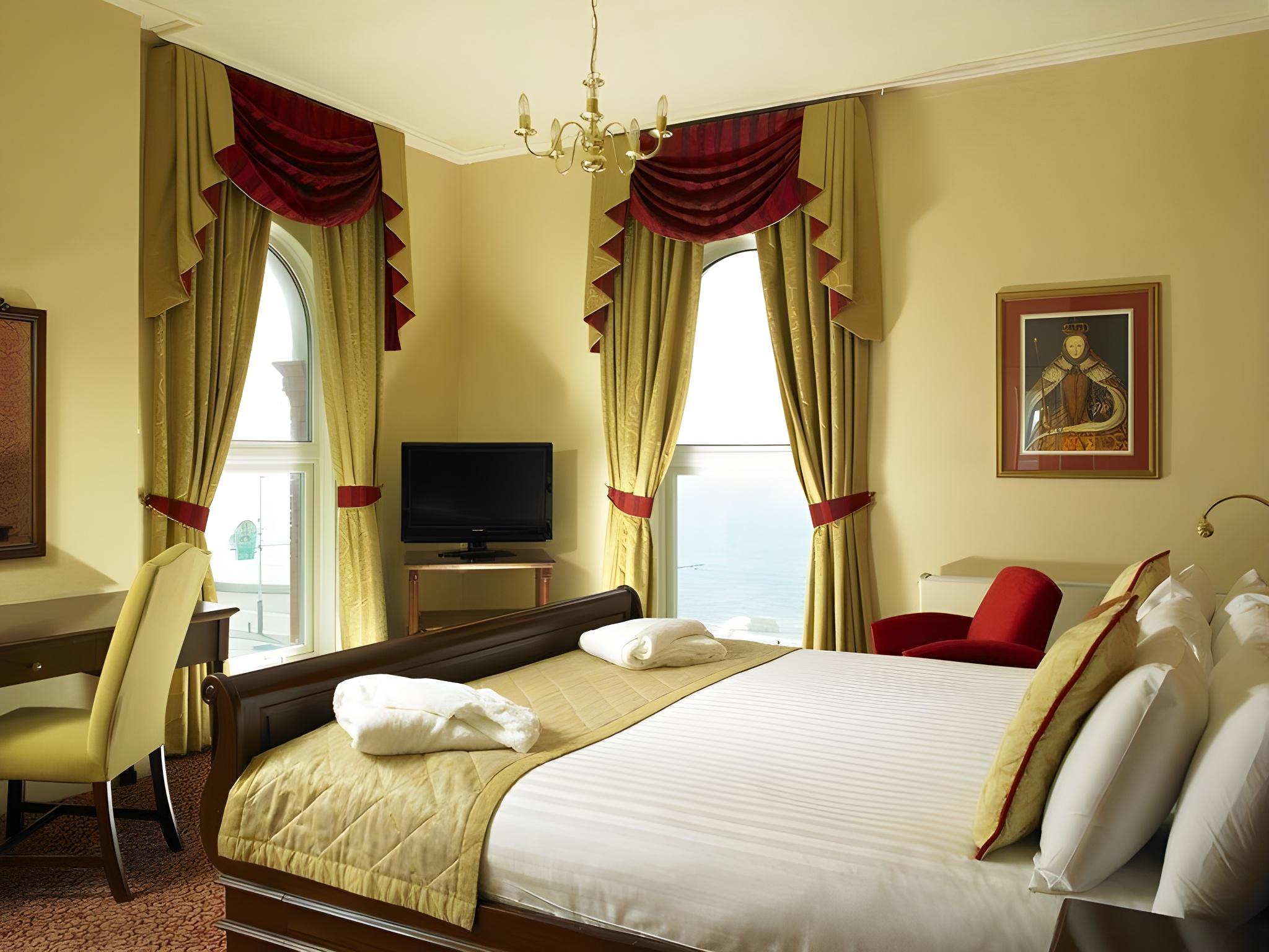 ROOM, SINGLE