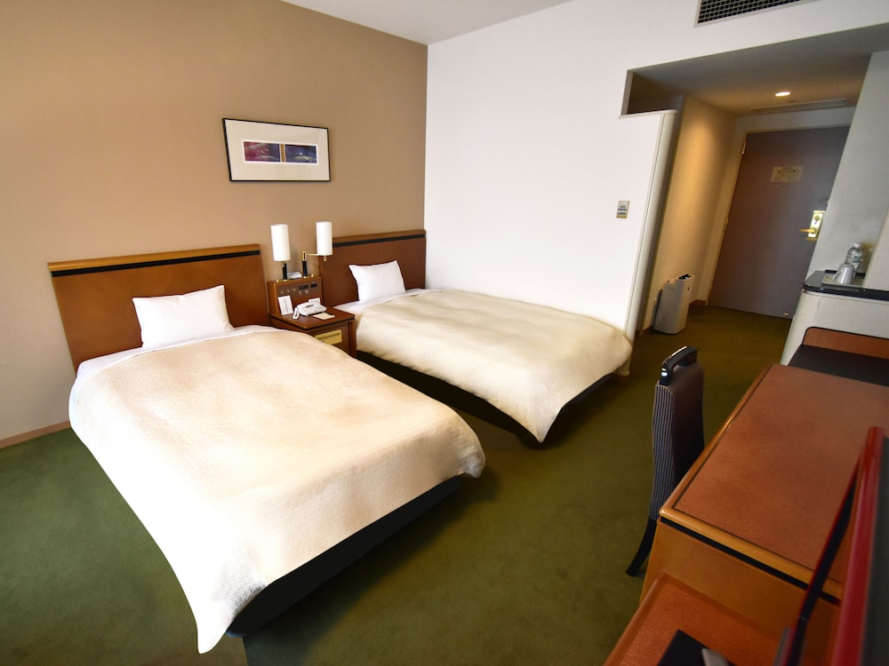 SUPERIOR, TWIN BEDS, BAY VIEW, SMOKING