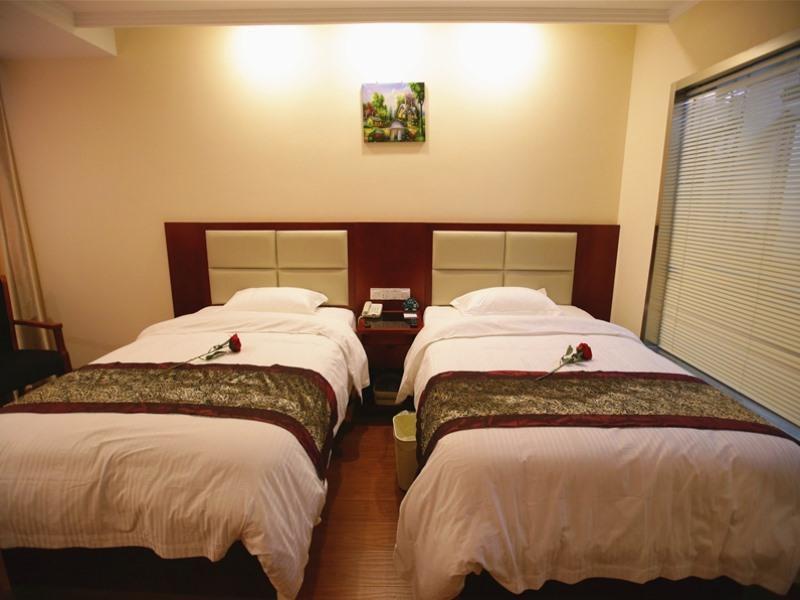 GUEST ROOM, 2 BEDS